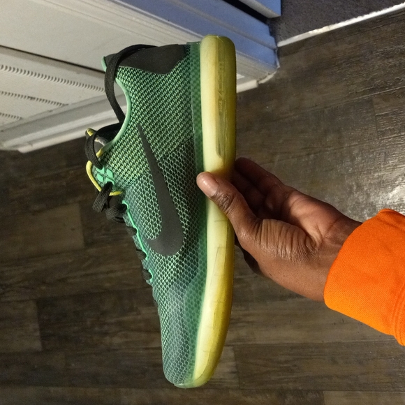 Shoes - Picture 3 of 5